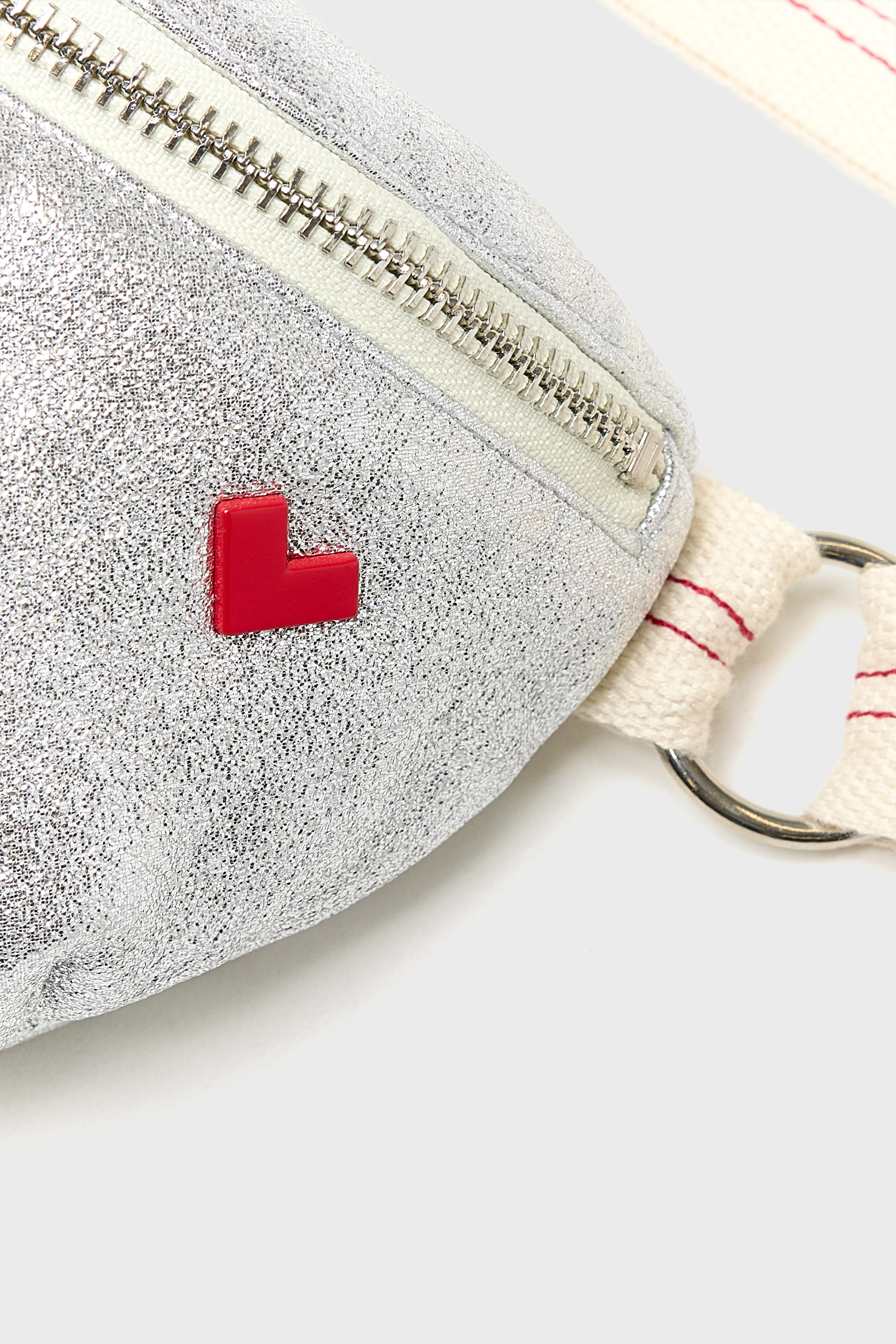 Heccy sling bag (261 / G / NICKEL) - Image 4