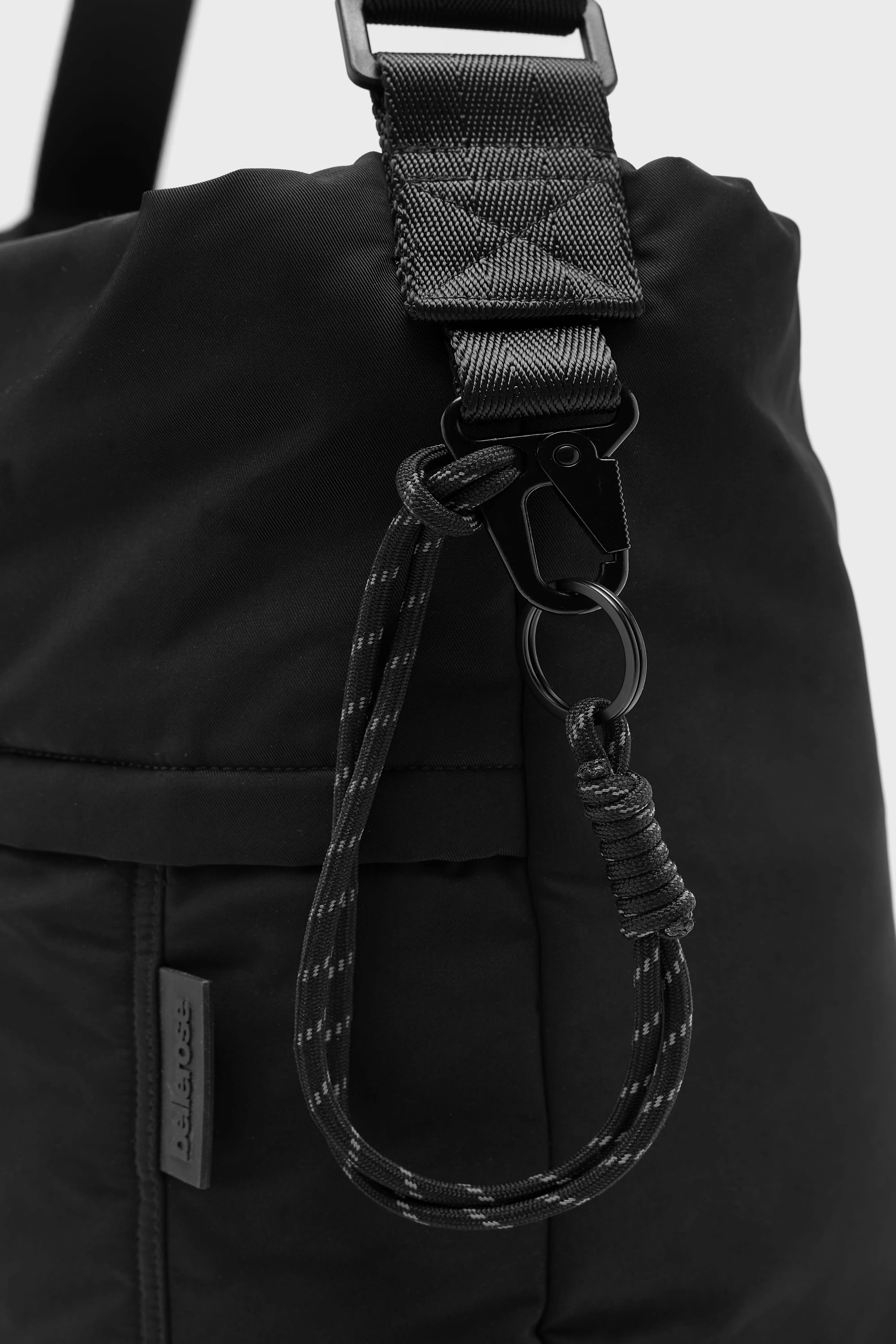 Hendem shoulder bag (261 / M / BLACK) - Image 7