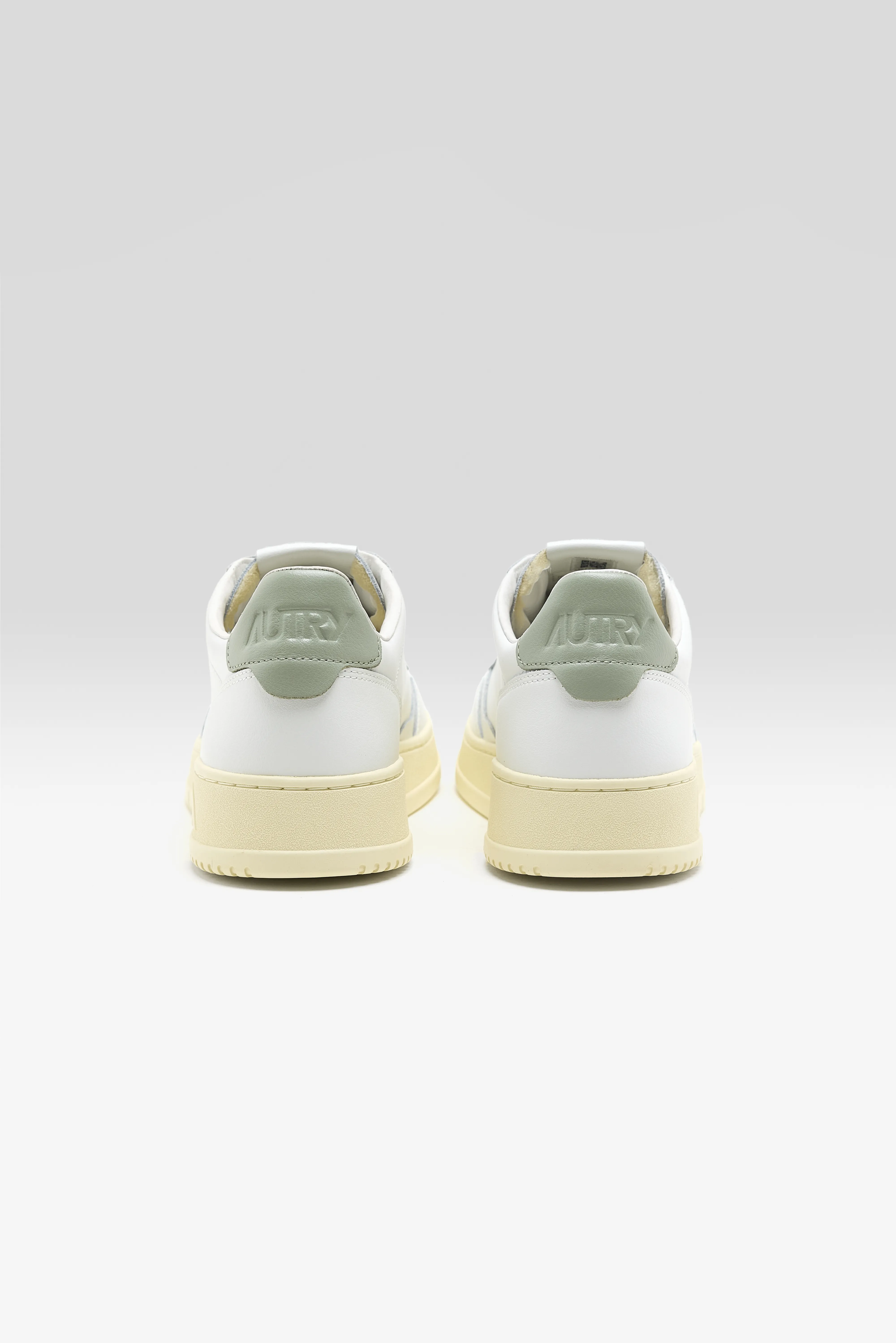 Medalist Low for Men  (261 / M / GRASS) - Image 6