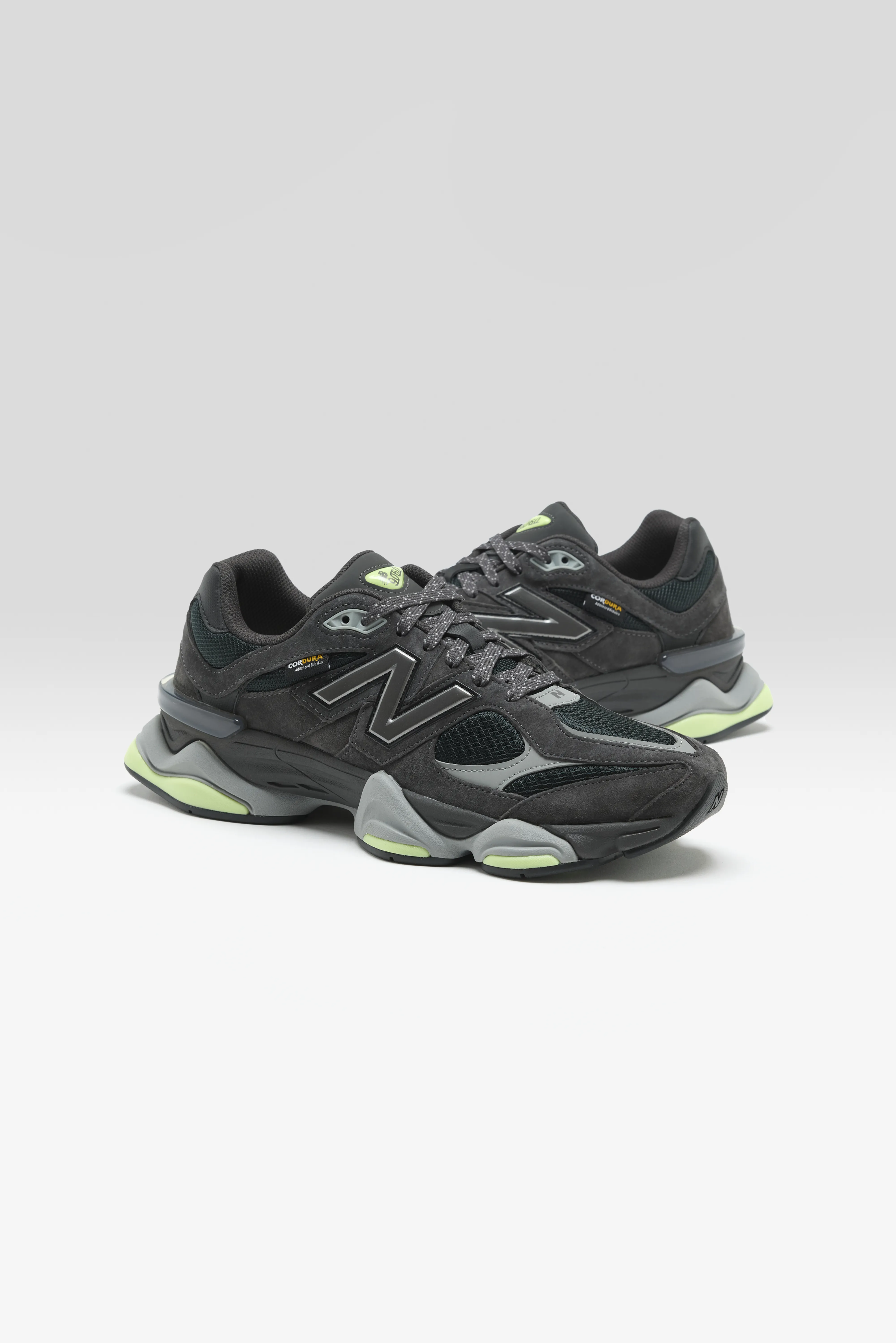 9060 for Men  (261 / M / CEMENT) - Image 3