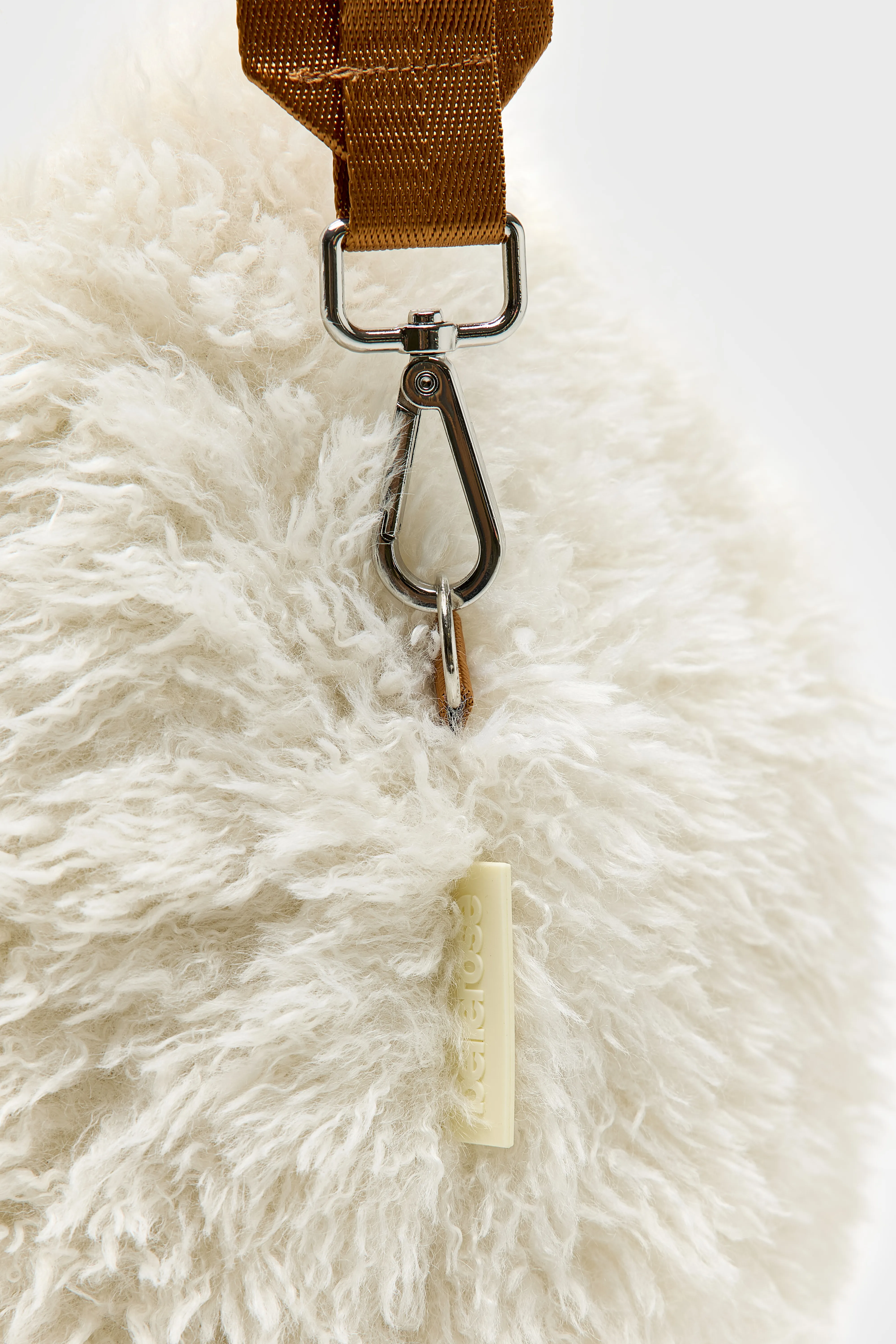 Helado shoulder bag (261 / W / LOTUS) - Image 9