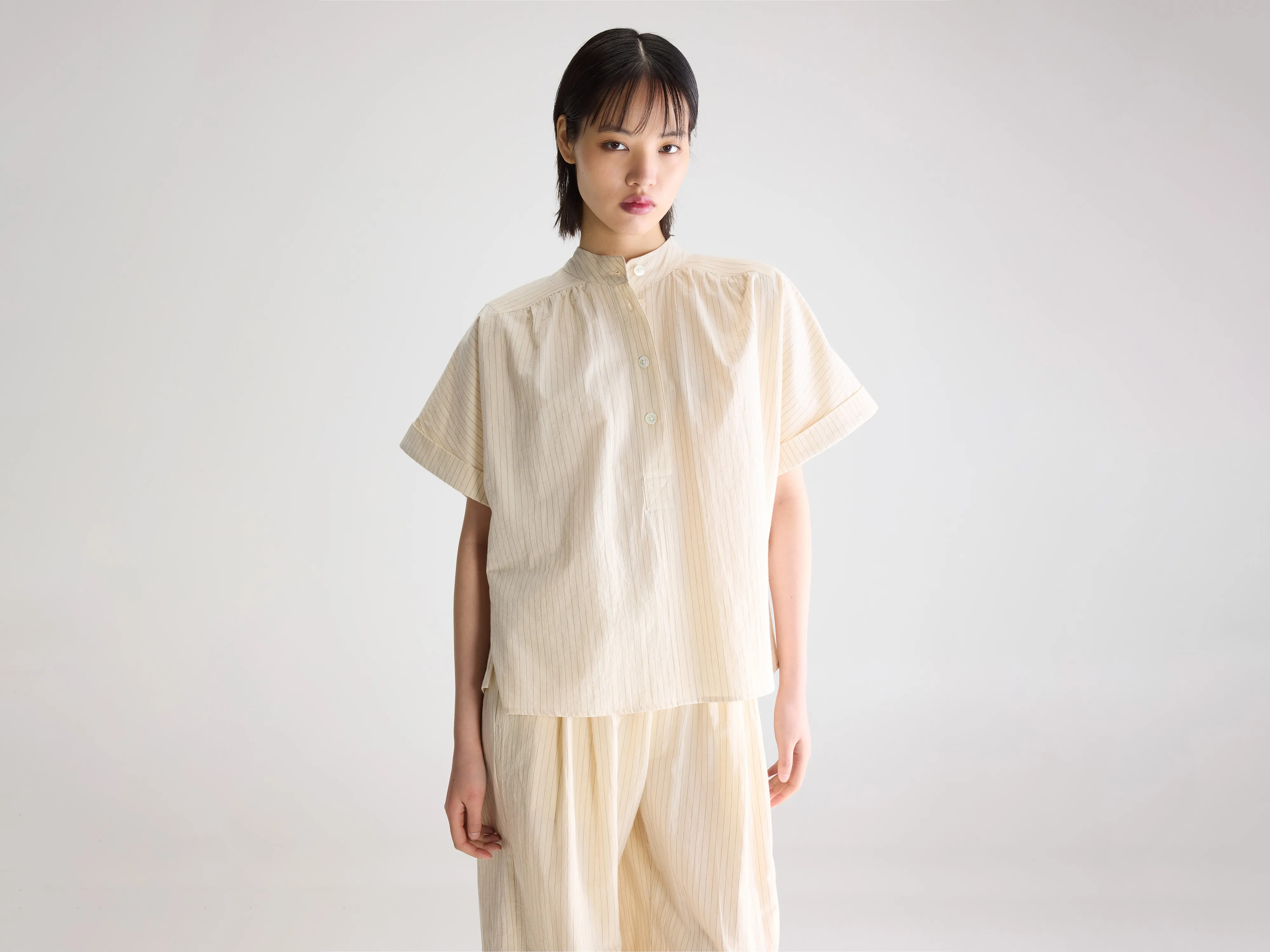 Pear short-sleeve blouse (261 / W / STRIPE A)