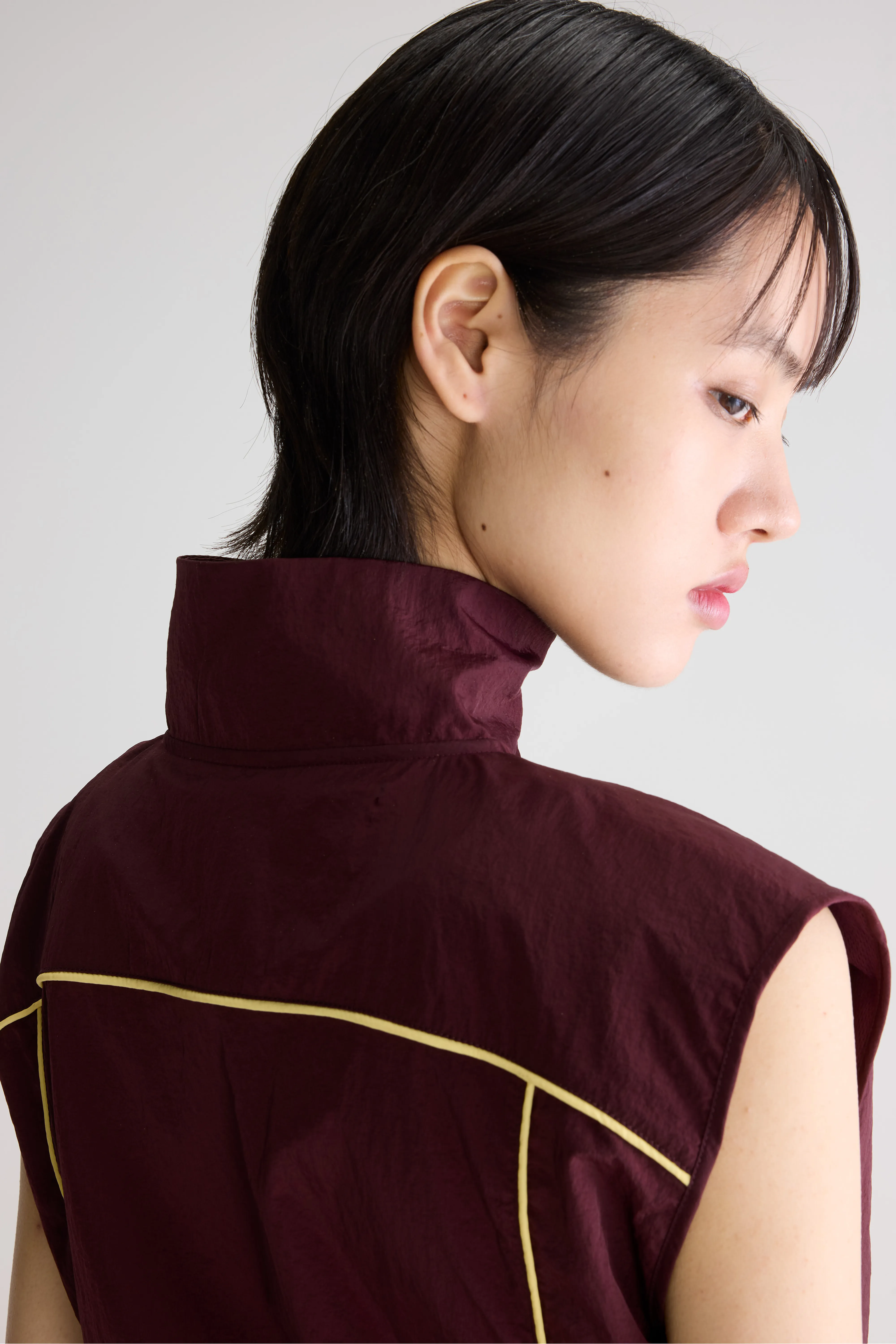 Tinta sleeveless sports veste (261 / W / WINE) - Image 8