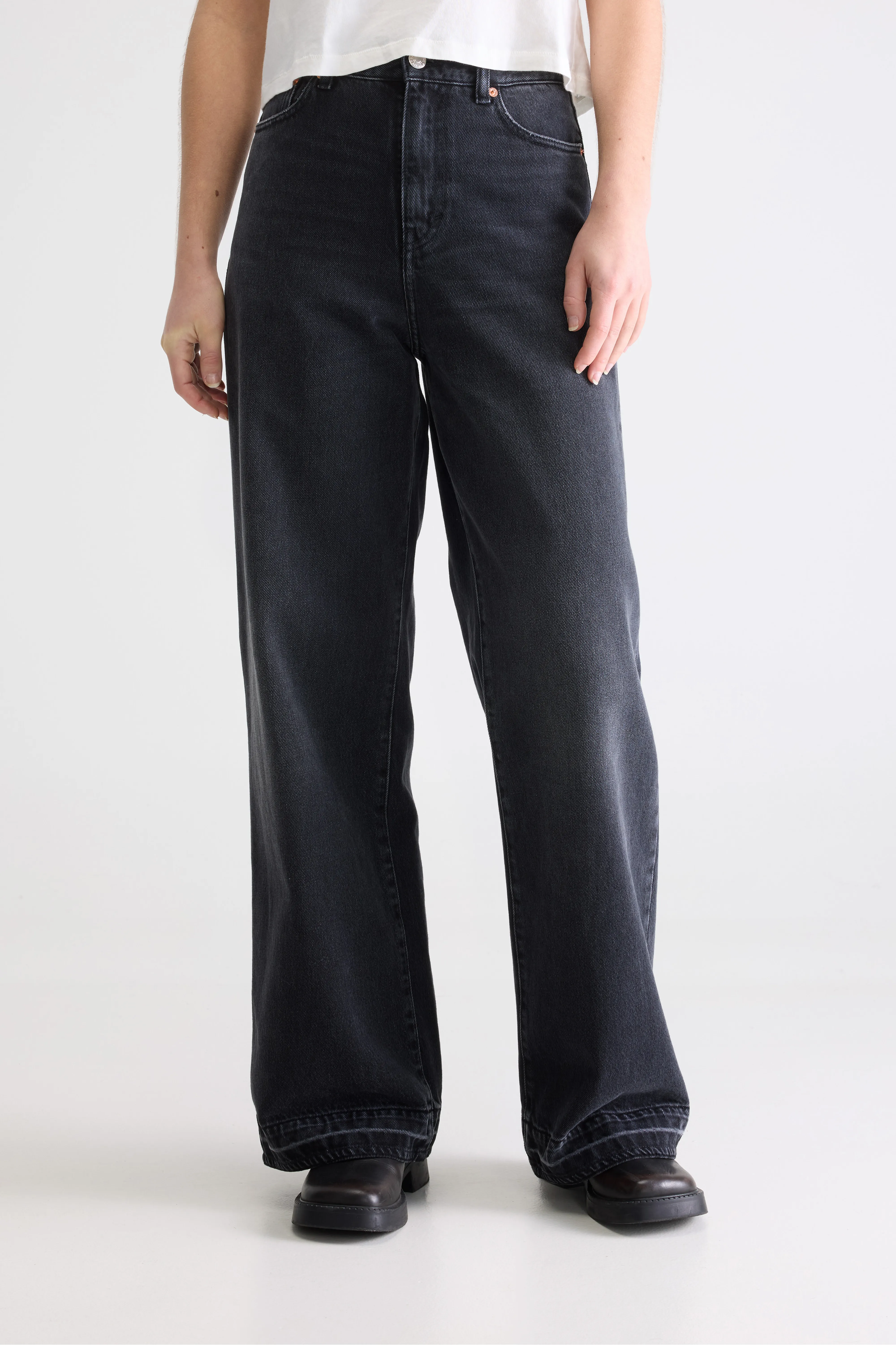 Denim N. 64 - Wide used black jeans (252 / W / USED BLACK) - Image 3