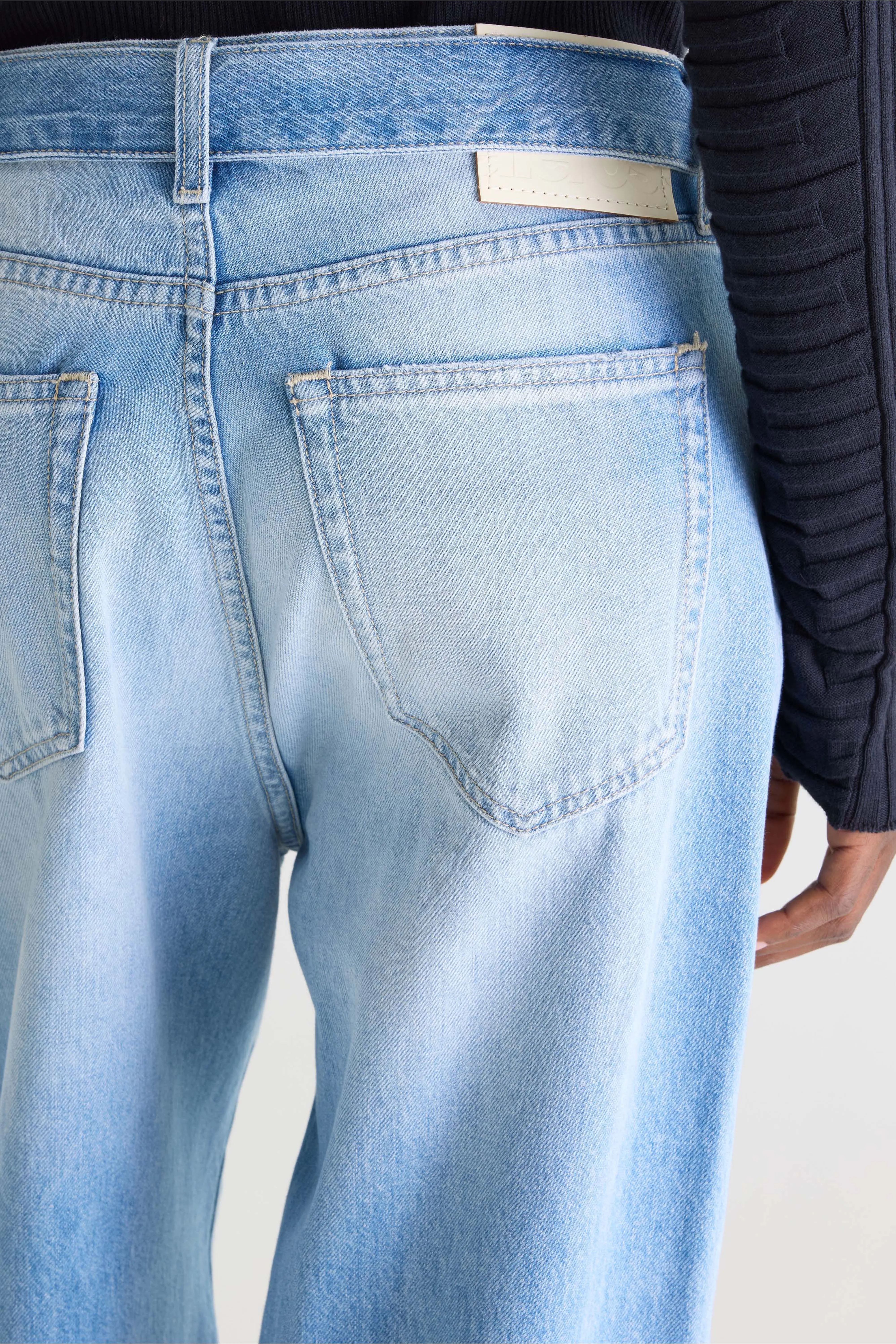 Denim N. 67 - loose jeans (261 / W / USED LT BLUE) - Image 7