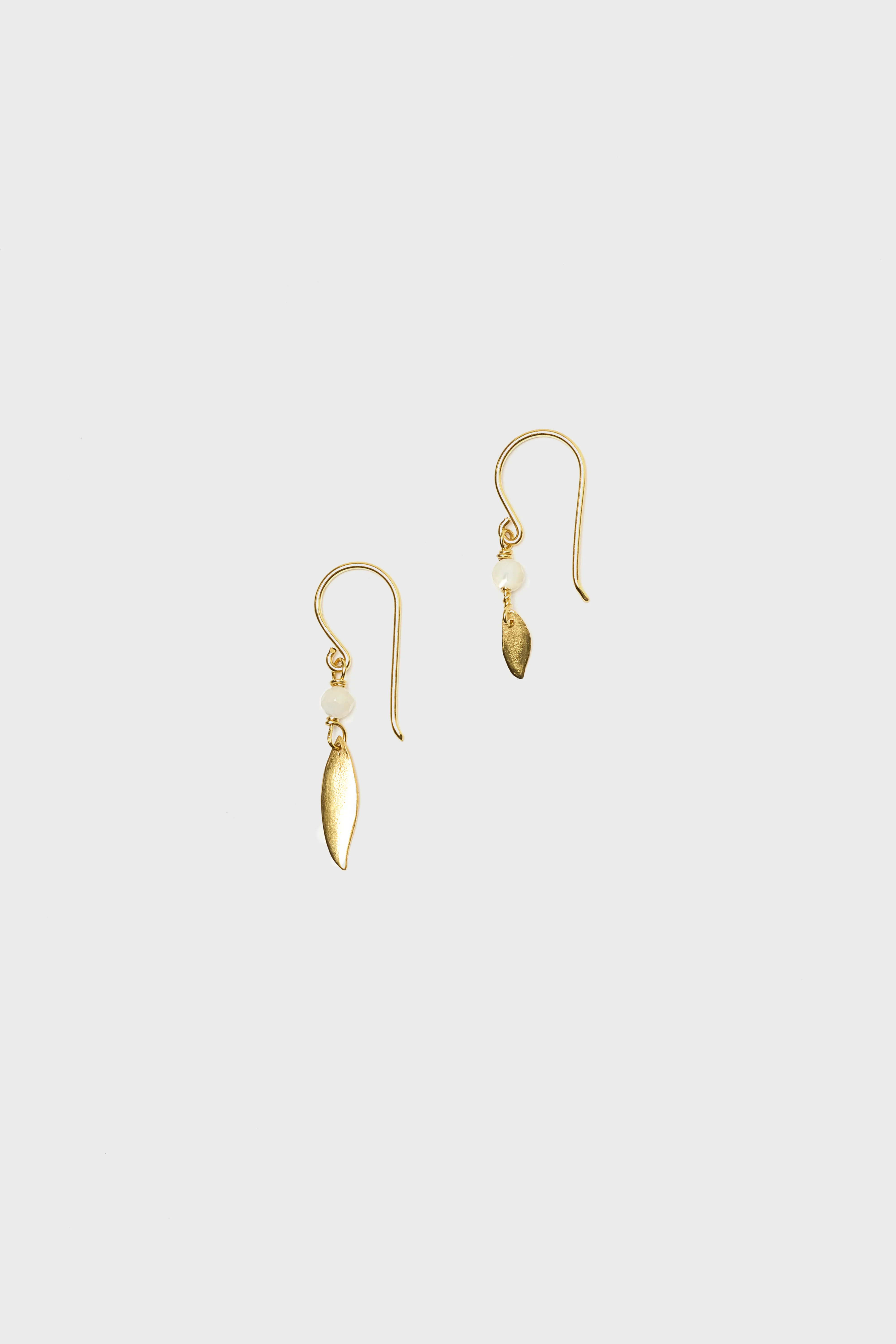 Asymmetric Leaf Earrings  (261 / W / GOLD) - Image 2