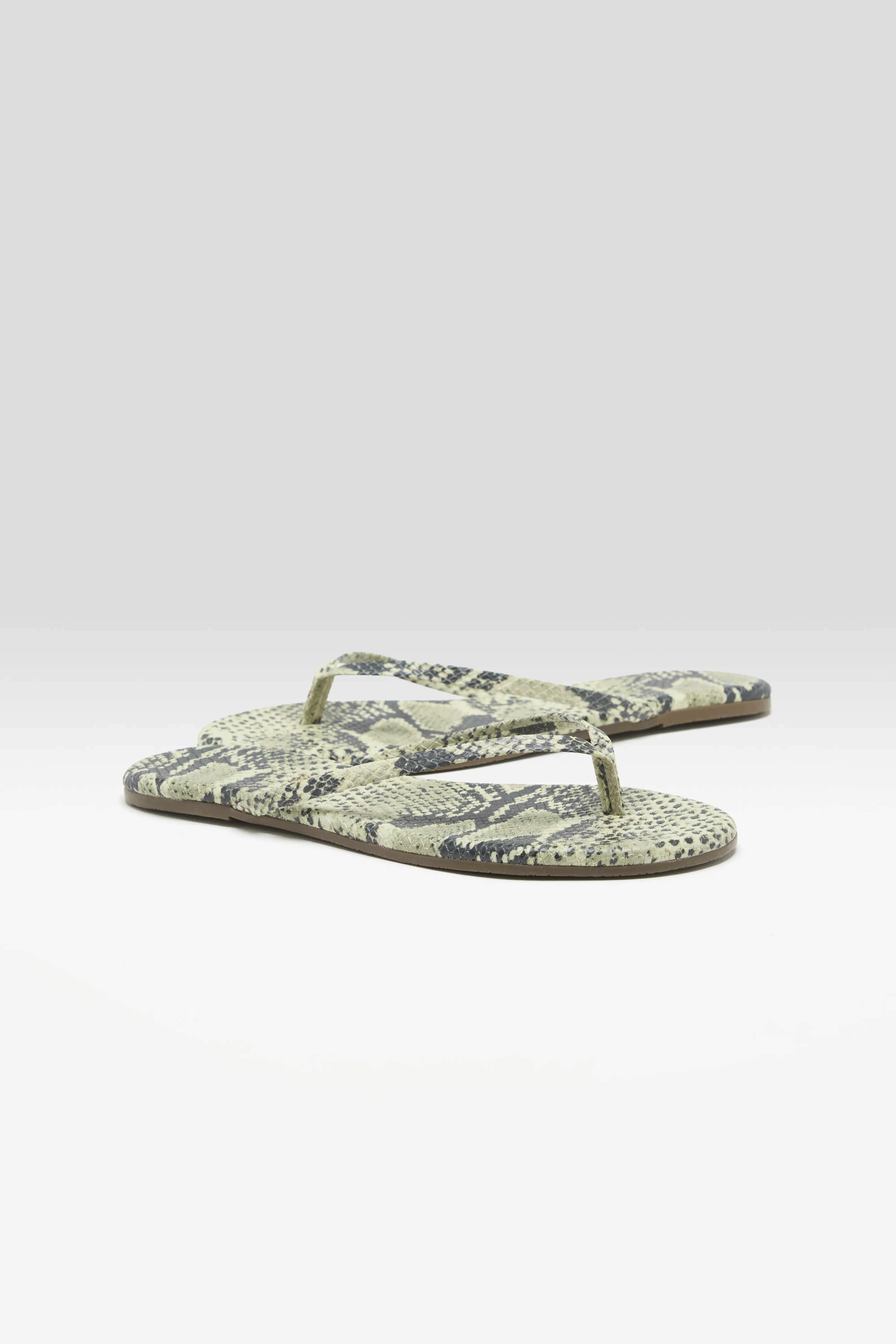 Lily Vegan Animal Flip-flop Sandals  (261 / W / GREY) - Image 3