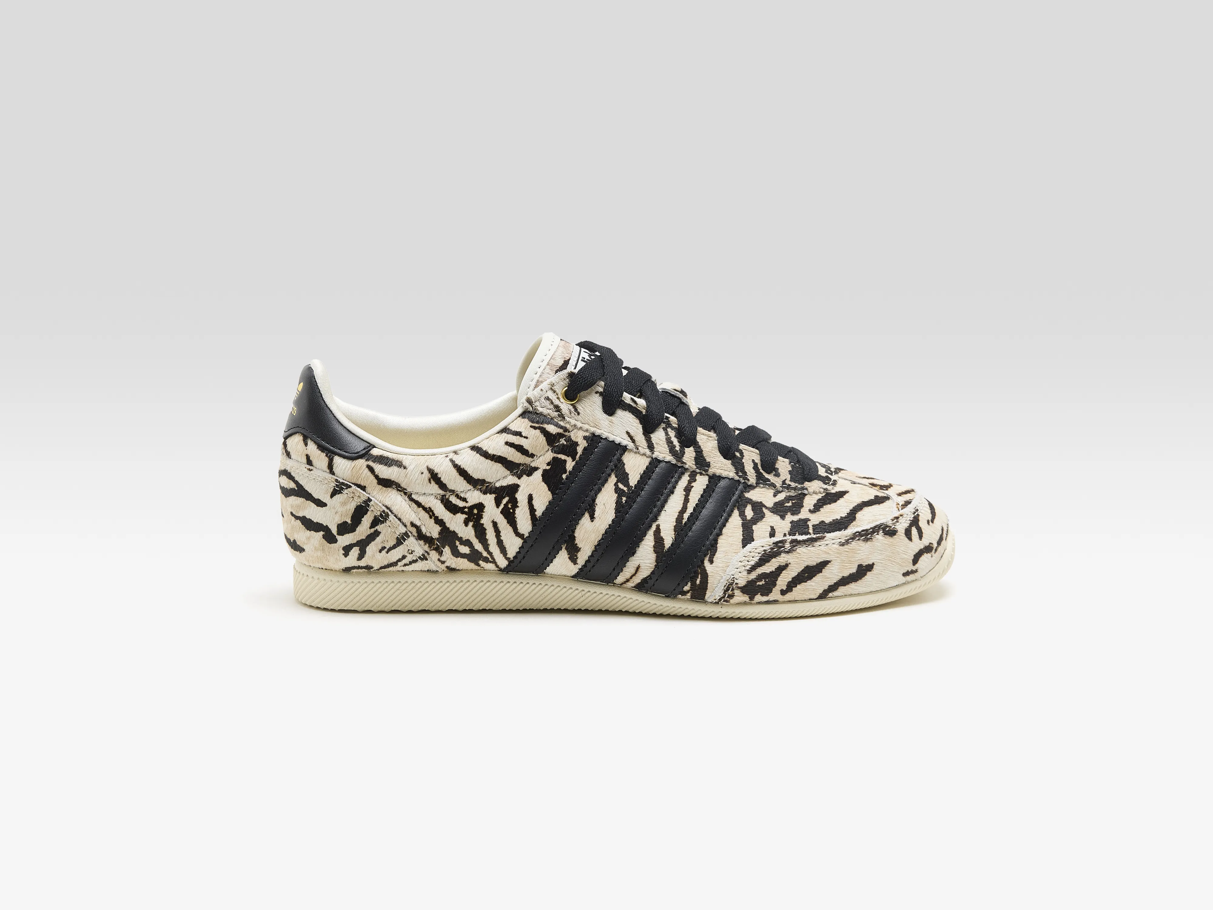 Japan for Women  (261 / W / BLACK/WHITE)
