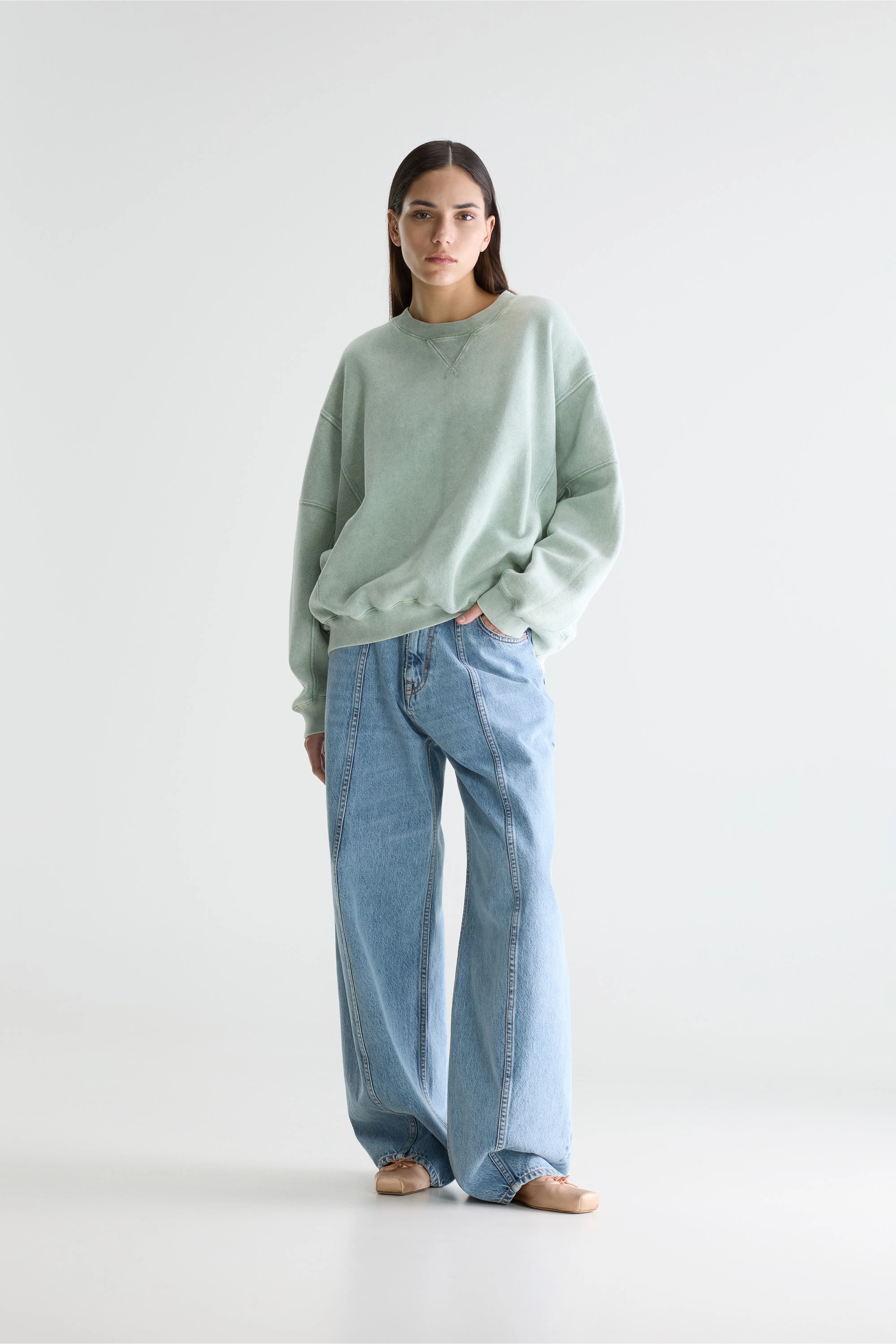 Flips crewneck sweatshirt (261 / W / JADEITE) - Image 3