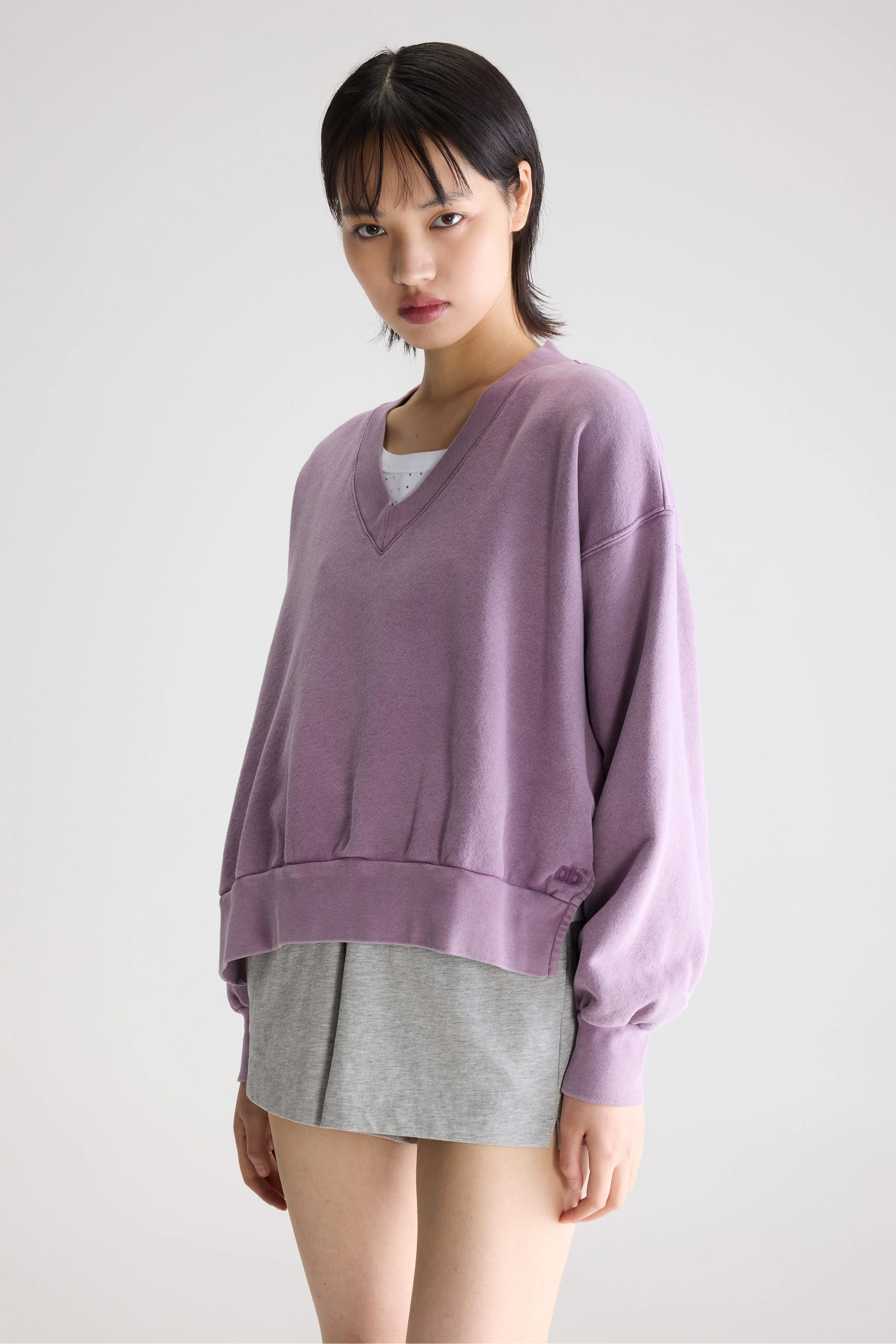 Varola v-neck sweatshirt (261 / W / CROCUS) - Image 2