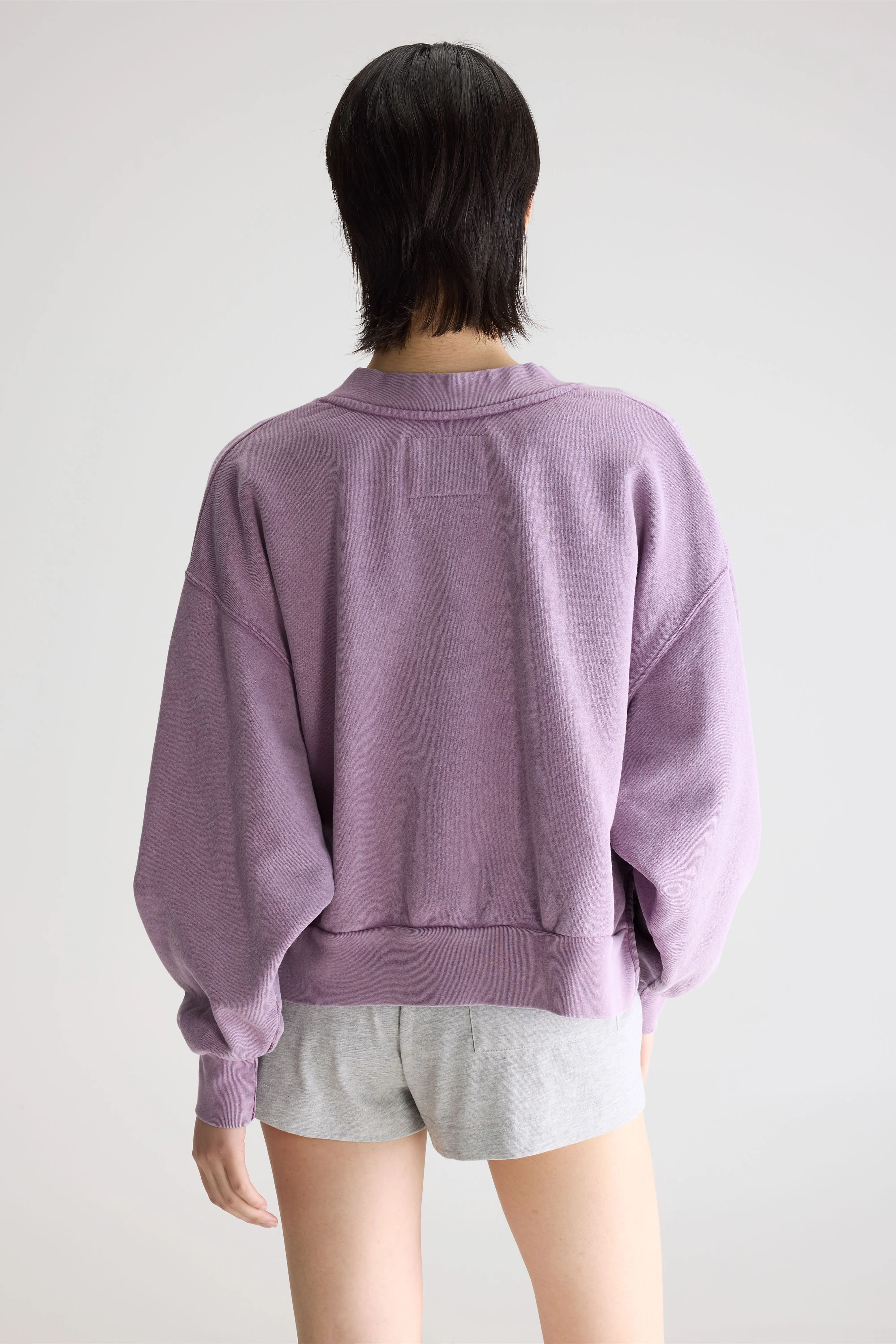 Varola v-neck sweatshirt (261 / W / CROCUS) - Image 4
